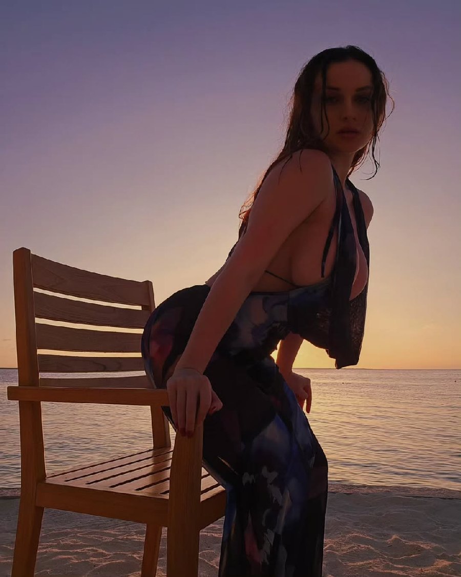 Sexy girl Miranda Faith nude in Lyon