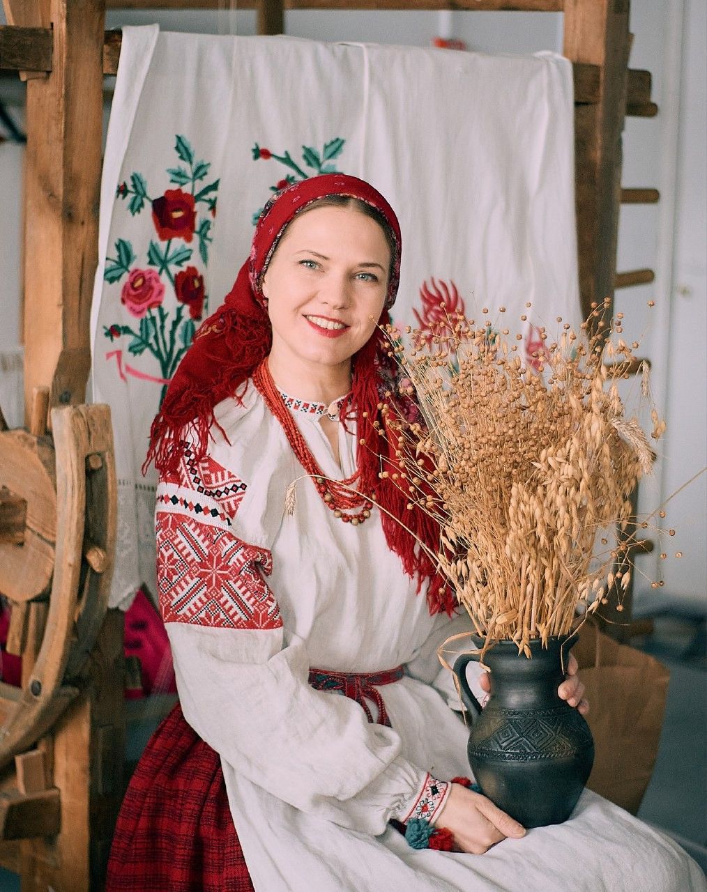 Women in Slavic costumes in Lyon