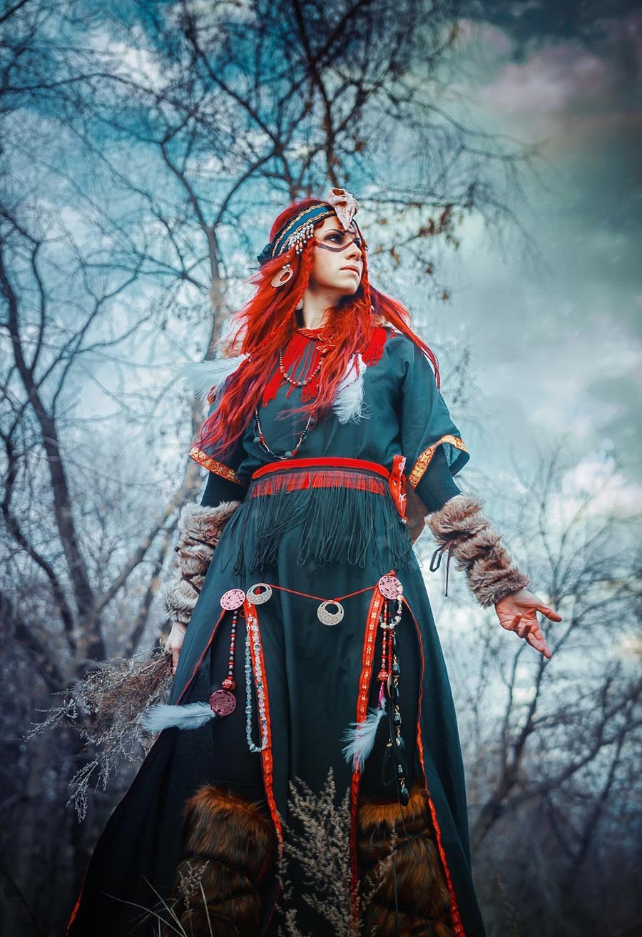 Girls in Slavic costumes underwear in Lyon