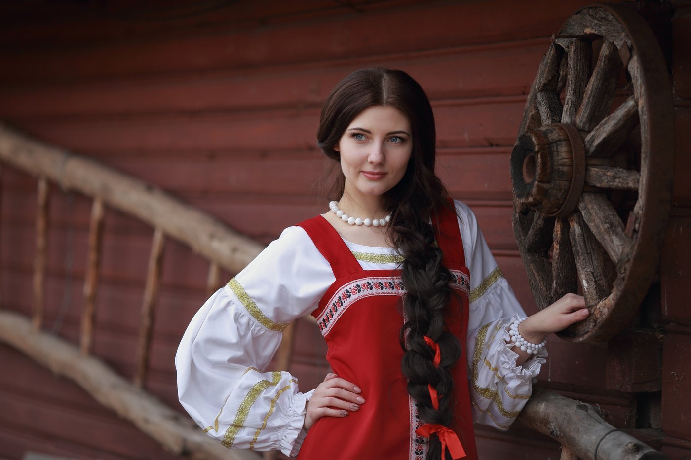 Girls in Slavic costumes in Lyon